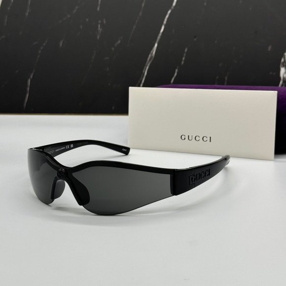 NEW GG1651S 001 GUCCI BLACK GREY GEOMETRIC UNISEX GUCCI SUNGLASSES - Picture 1 of 12